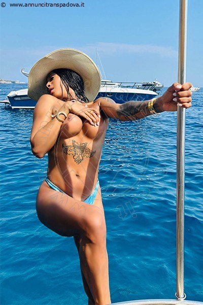Foto Arianna Ferrari Pornostar  Incontri Transescort Napoli